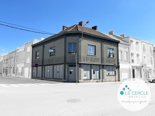 Immeuble à usage multiple à rénover