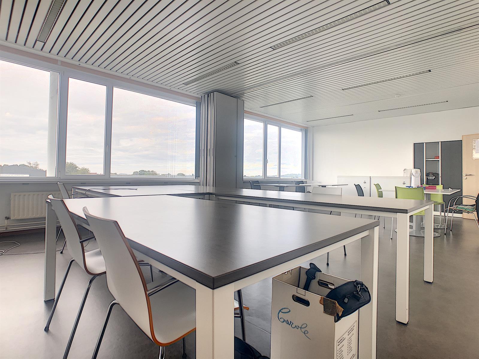 05c6213804734e4c90ef07b45f40654b