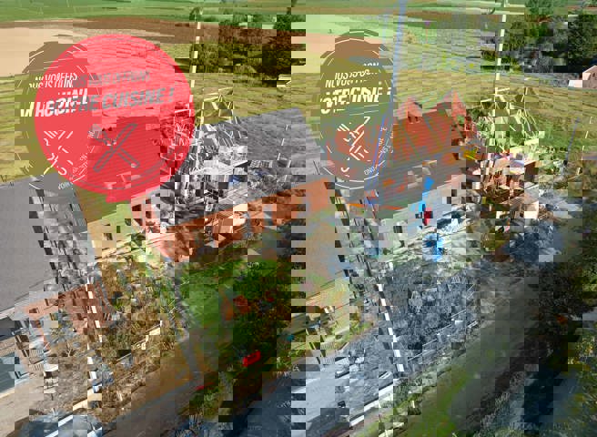 2070e3d4f2004d28909d5c7d87d678e4