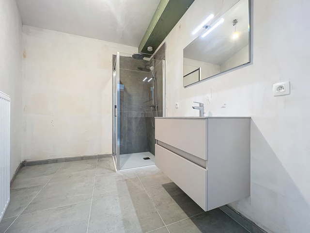 e7a5ec423716459eb5eb828debb26b82