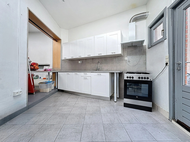 a546df1a2a104c61a24661f5fbb20fe1