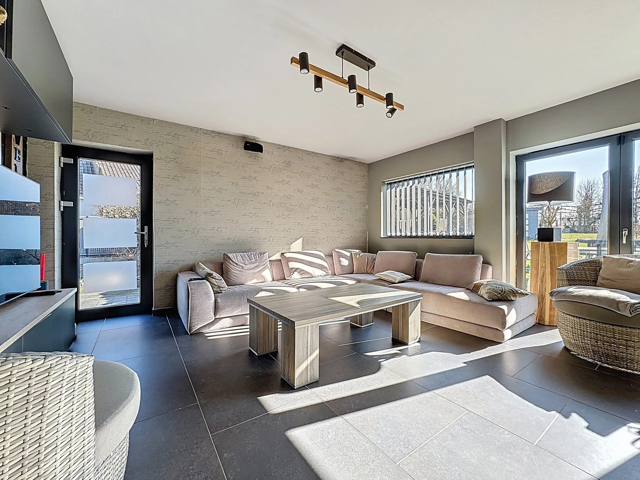 c6efa606f8b549a5abca6776557f4626