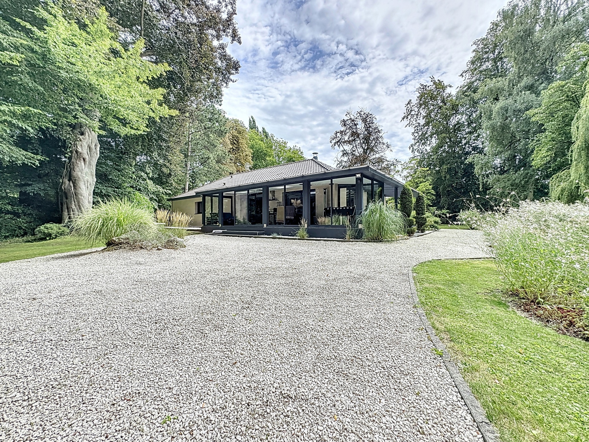 fcd3aac76f0443948d395613167c9174