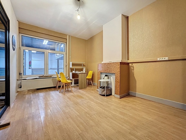 02b400fb70f34a919bf6648cc7bb5fc0