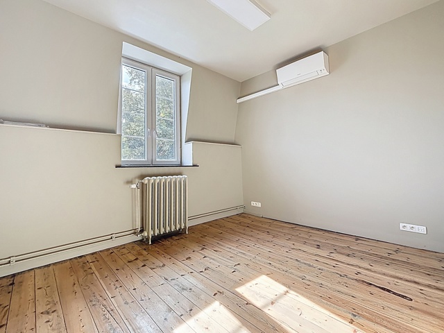 305ee2ebf2d34d46a007bbb1c15558b1