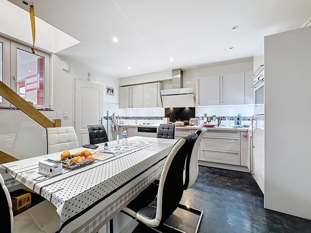 dc1cc50be7f842eda2794c8ffb4344ae