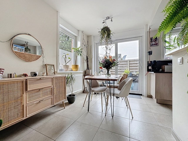 cb79c3bf99974b34a3a6b3b0d2ac32cd