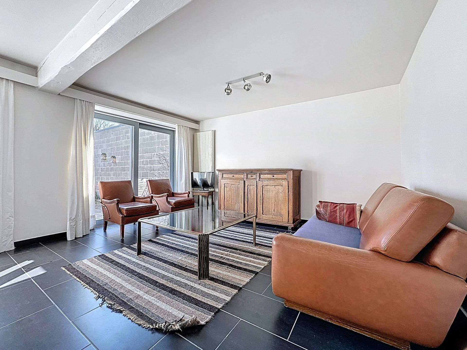 2096a53d984d4b12bbf7f49e3bff73b4