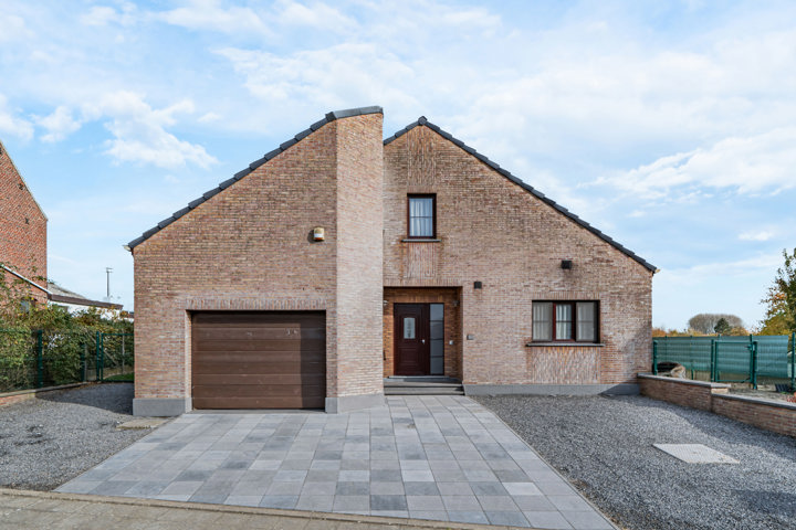 Maison - à vendre - 7830 Bassilly