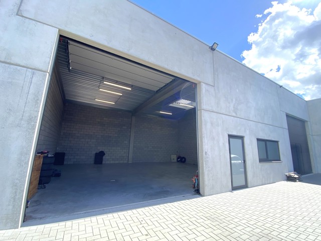 Entrepôt - à louer - 5503 Sorinnes (Dinant)