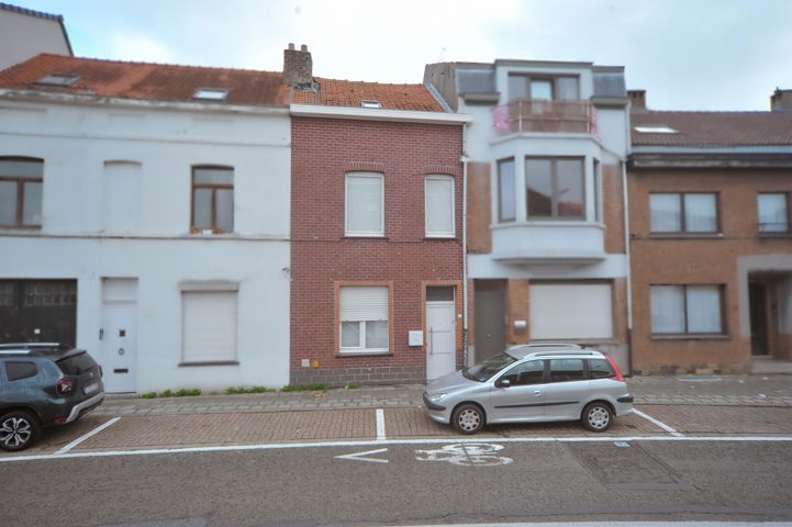 Maison familiale à rafraîchir avec jardin à Drogenbos