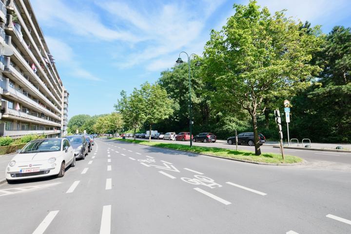 Gesloten garagebox - te koop - 1080 Molenbeek-Saint-Jean