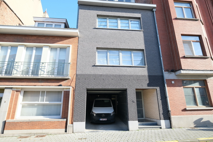 Warehouse - for sale - 1082 Berchem-Sainte-Agathe