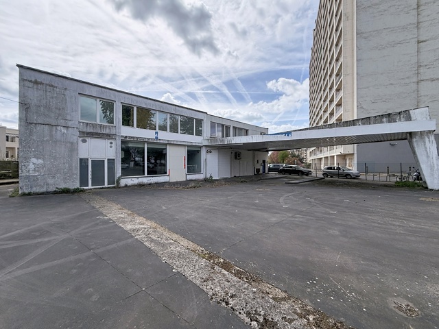 Multi-purpose building - for sale - 1190 Forest
