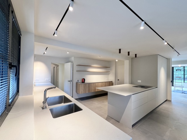 Buitengewoon huis - te huur - 1150 Woluwe-Saint-Pierre - #7218818-8