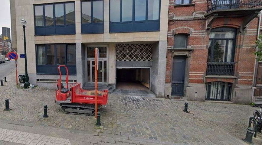 Binnenstaanplaats - te huur - 1050 Ixelles