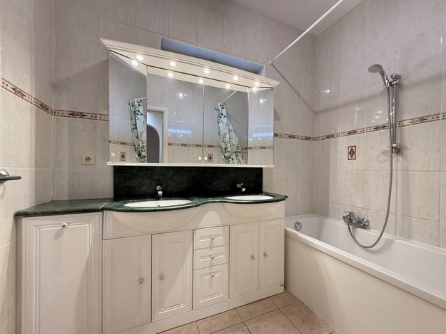 Flat - for rent - 1200 Woluwe-Saint-Lambert - #7295323-24