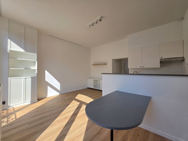 Appartement - te huur - 1040 Etterbeek - #7742845-2