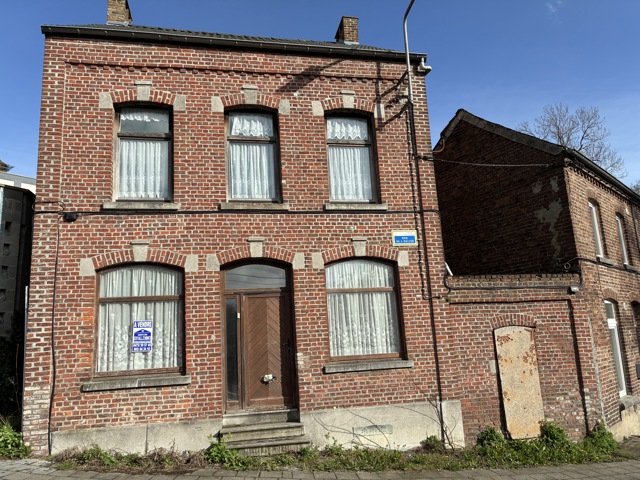Coquette maison de campagne 4 fa�ades.