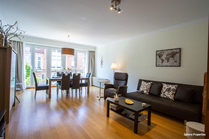 HERMANN-DEBROUX: grand appartement 1ch tout confort.