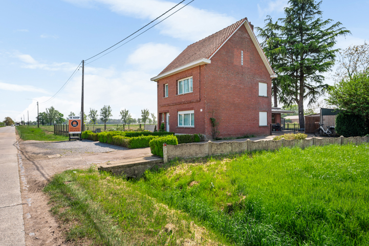 Vrijstaand woonhuis.