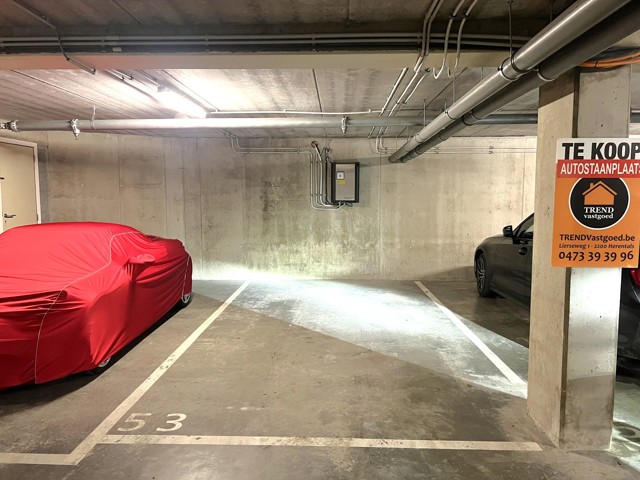 Ondergrondse autostaanplaats (nr 53).