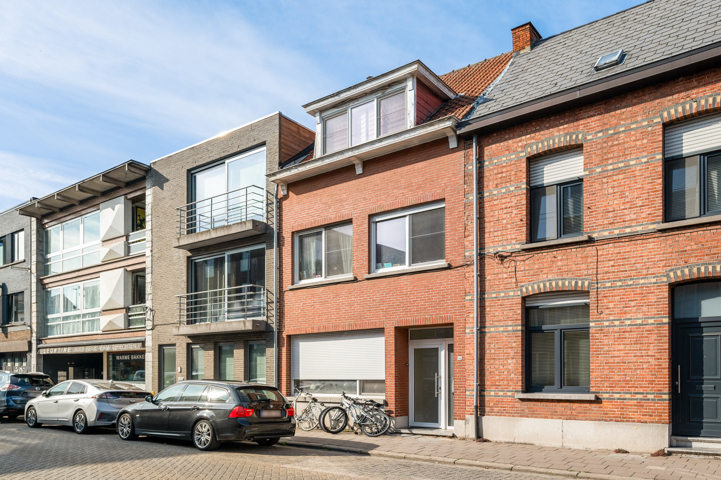 Woonhuis met magazijn.