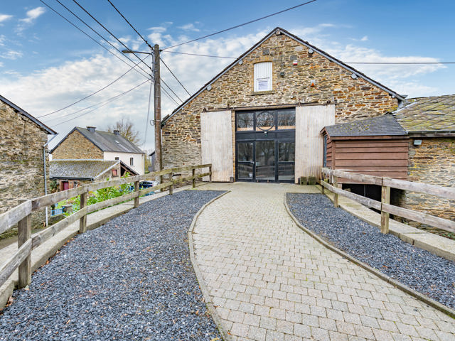 Loft de 186 m� r�nov� sur les hauteurs de La Roche