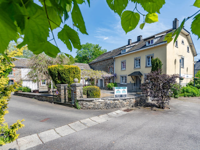 Propri�t� de caract�re et annexe de 210 m�