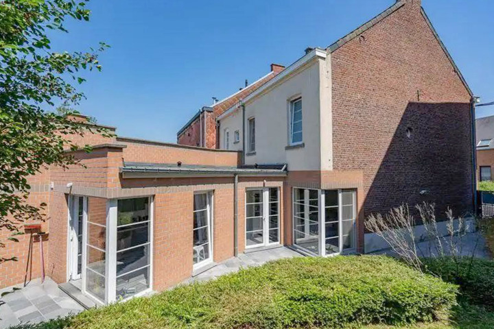 Maison - à louer - 6180 Courcelles