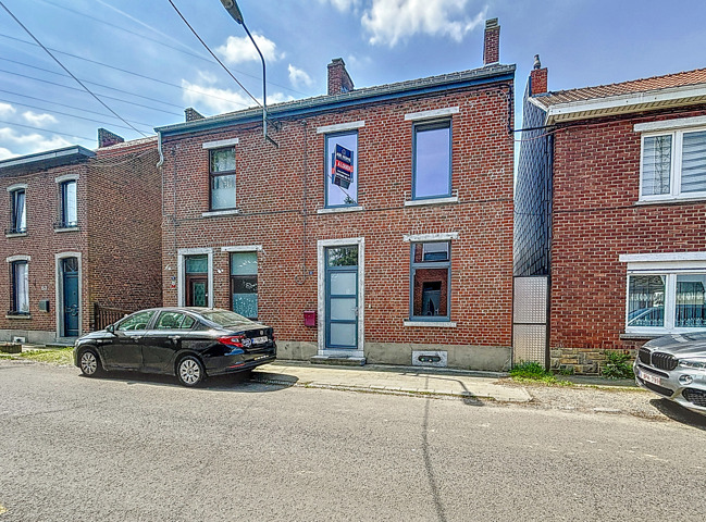 Maison - à louer - 6180 Courcelles