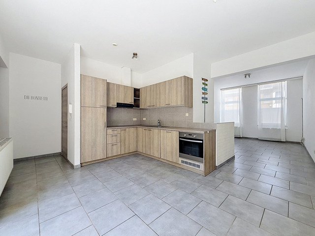 Appartement - à louer - 6180 Courcelles