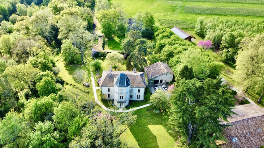 Exceptional house - for sale - 24230 Montcaret