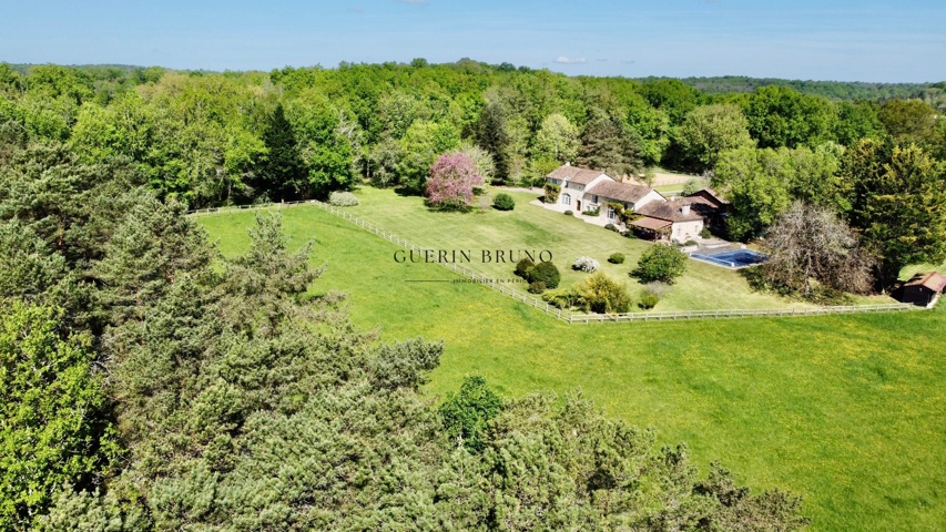 Exceptional house - for sale - 24340 Saint Felix De Bourdeilles