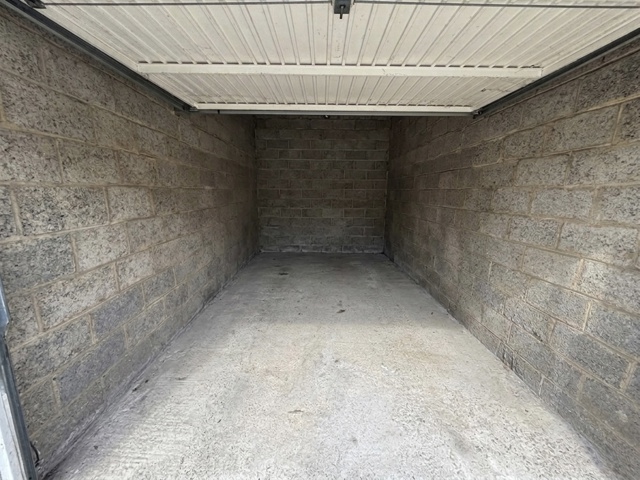 Garage (ferme) - à vendre - 6000 Charleroi