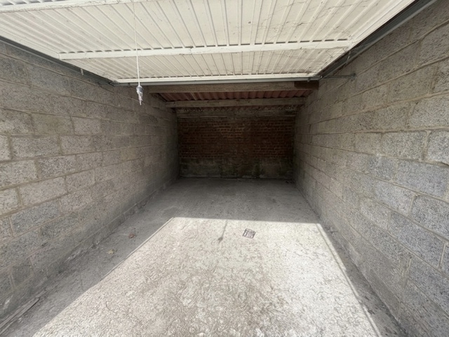 Garage (ferme) - à vendre - 6000 Charleroi
