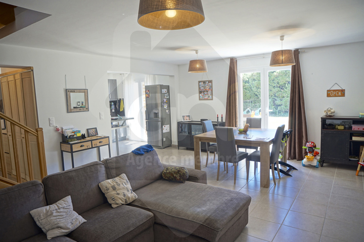 Villa - À louer - 84420 Piolenc