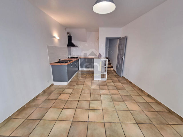Maison - À louer - 84420 Piolenc