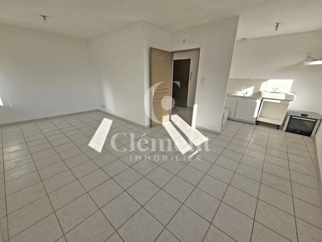 Appartement - À louer - 84810 Aubignan