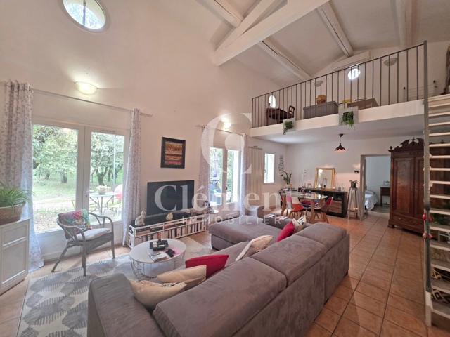 Maison - À louer - 84100 Uchaux