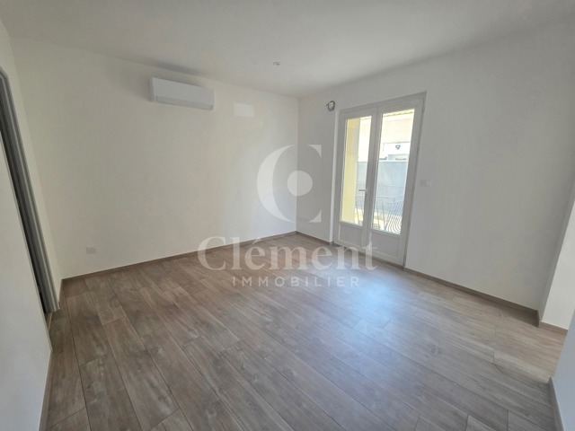 Appartement - À louer - 84420 Piolenc