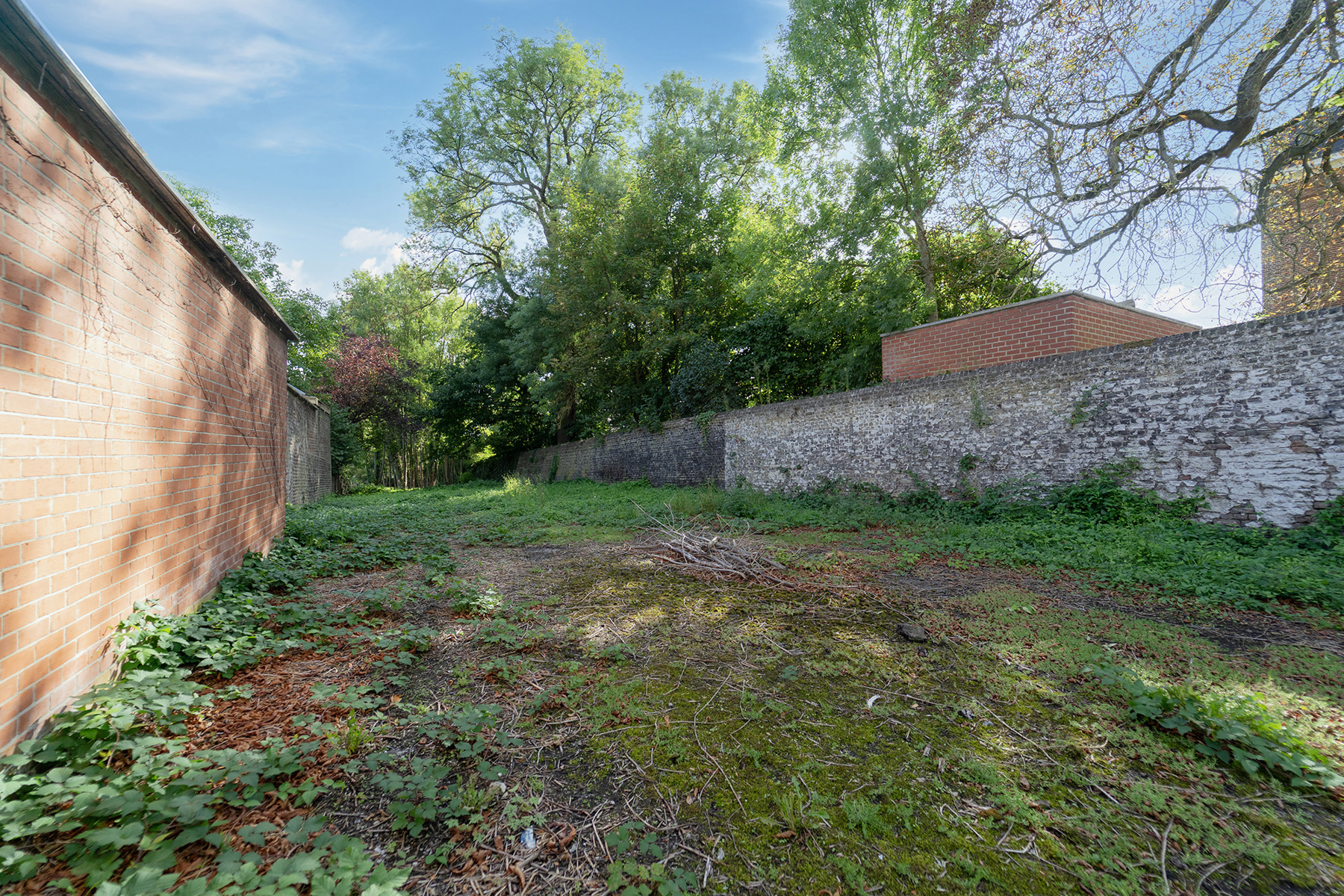 LODELINSART - DINEUR