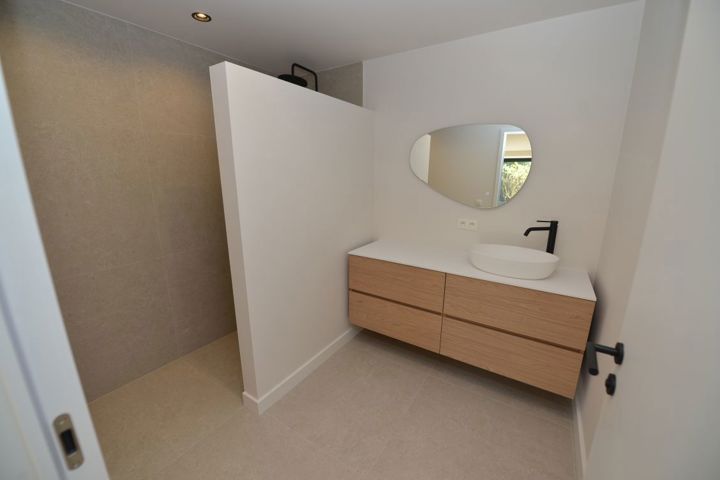 Comfort en luxe in een energiezuinige woning met tuin en 3 slaapkamers. - te koop bij Immo Debacko