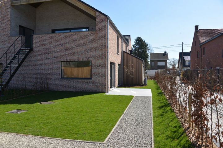Levensbestendig wonen: gerenoveerde gelijkvloers woning met 3 slaapkamers en tuin - te koop bij Immo Debacko