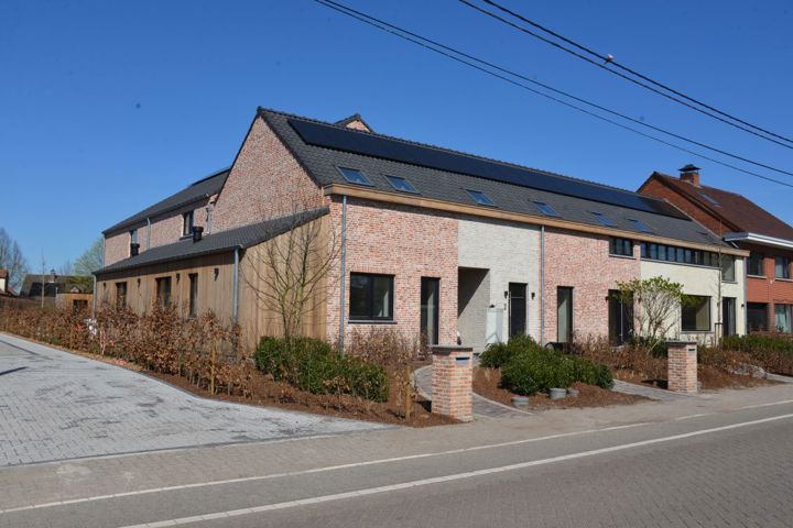 Levensbestendig wonen: gerenoveerde gelijkvloers woning met 3 slaapkamers en tuin - te koop bij Immo Debacko