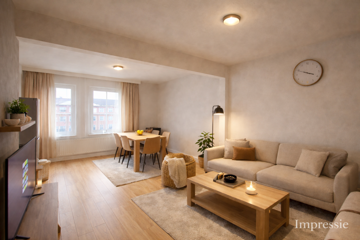 SCHOTEN – Te renoveren 2-slpk appartement aan Marktplein