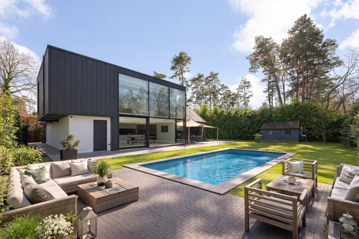 SCHOTEN – Luxueuze villa met royale lichtinval in Koningshof