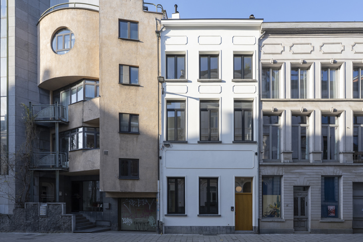 ANTWERPEN – Ruim gerenoveerd appartement in hartje stad