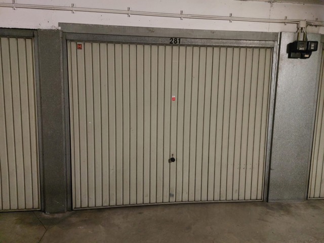 Gesloten garagebox - te koop - 1200 Woluwe-Saint-Lambert