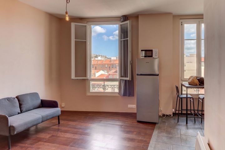 Appartement - À louer - 06000 NICE